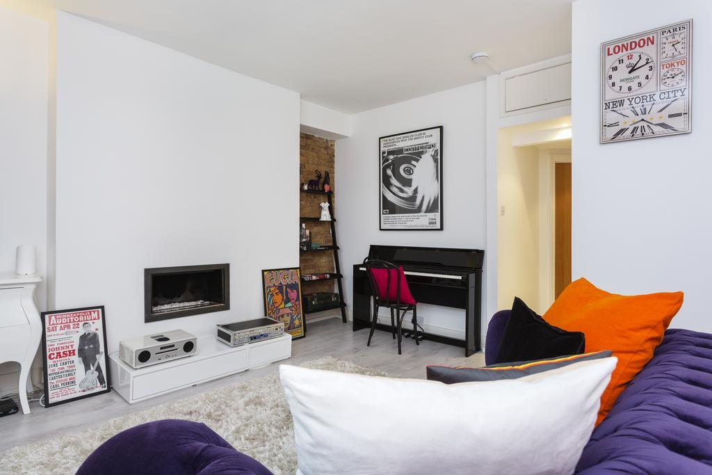 Veeve - Sophisticated Soho Apartment Londra Esterno foto