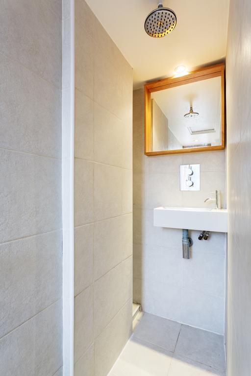 Veeve - Sophisticated Soho Apartment Londra Esterno foto